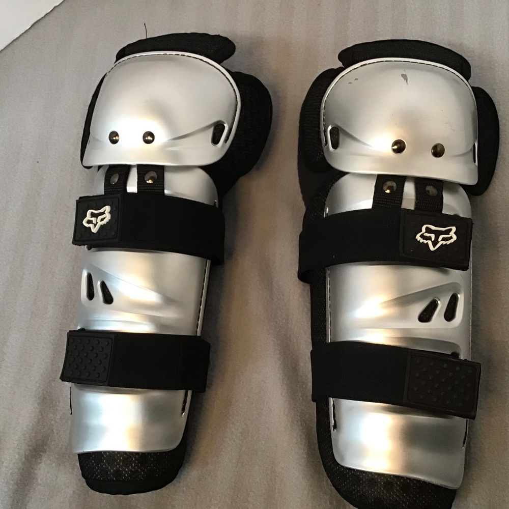 Fox Sport knee guard for youth